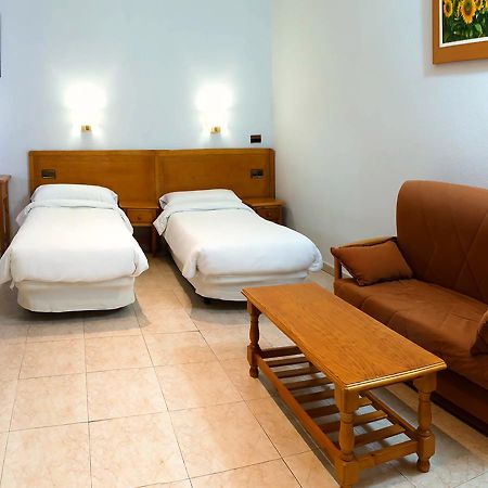 Hostal La Maya Cercedilla Bagian luar foto