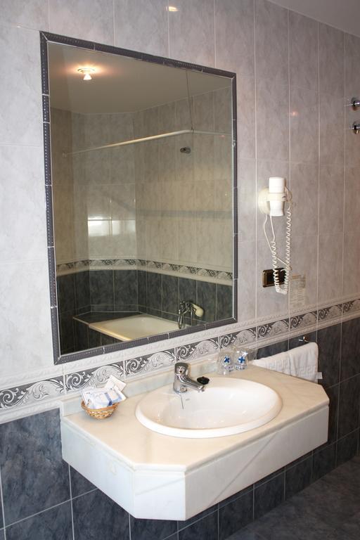 Hostal La Maya Cercedilla Ruang foto