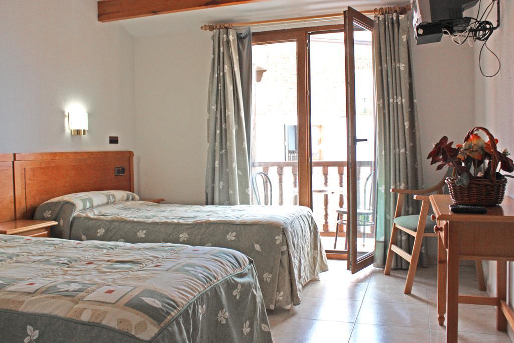 Hostal La Maya Cercedilla Ruang foto